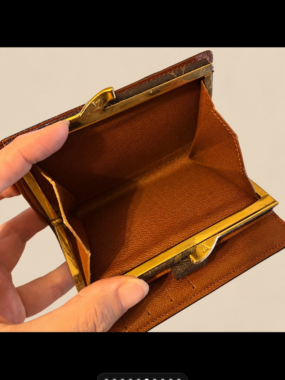 LOUIS VUITTON Portemonnaie Viennois Monogram KISSLOCK Wallet w/ COA - Picture 8 of 12
